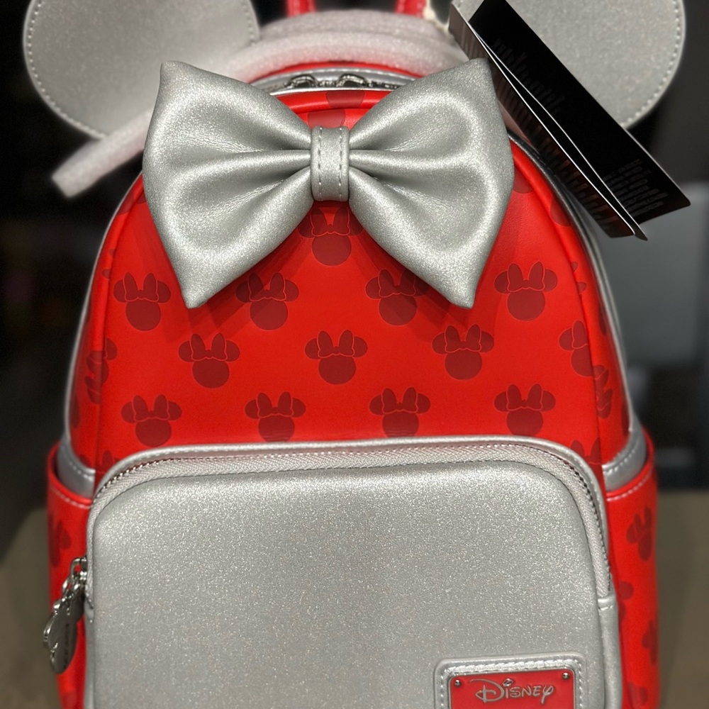 *NWT* Minnie Mouse Loungefly Backpack
